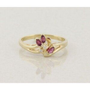 10k Yellow Gold Natural Ruby & Diamond Ring Size 9 1/4